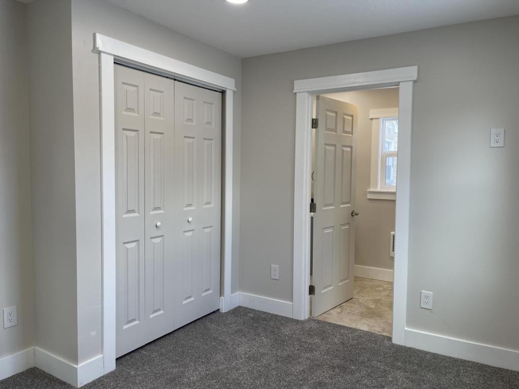 2260 S 10th St W - Photo 7 of 13