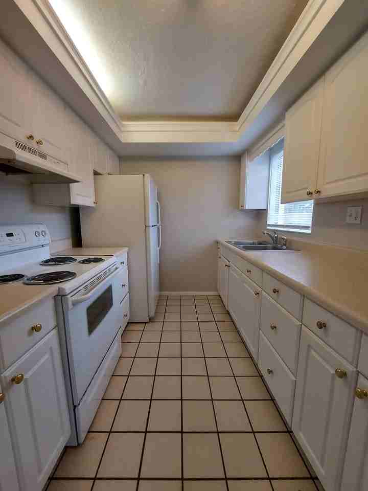 13208 Fourth St - Photo 3 of 13