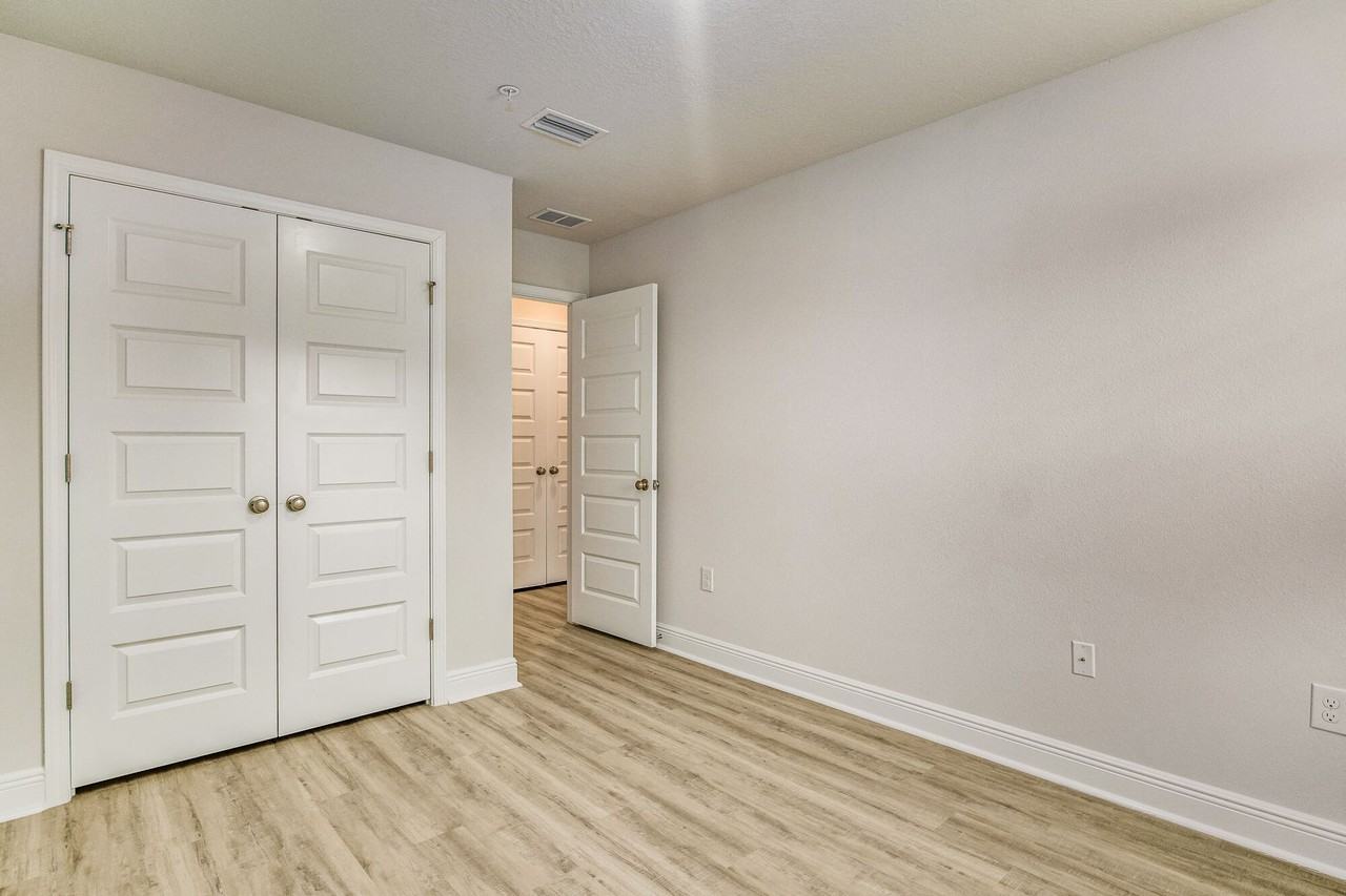 9779 Fowler Ave - Photo 2 of 27