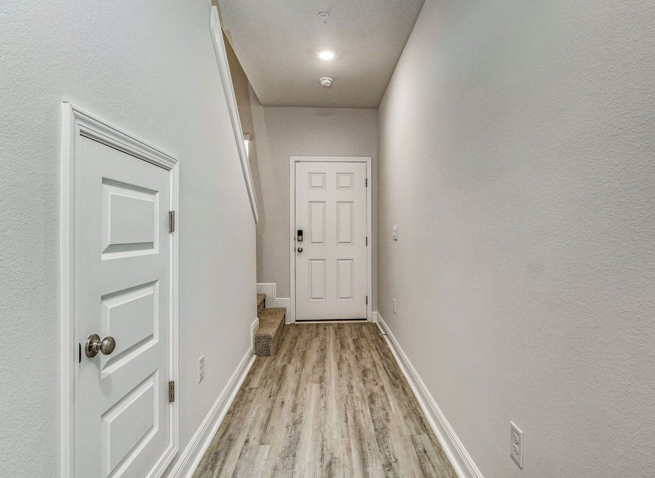 9880 Mcluvin Rd - Photo 2 of 27