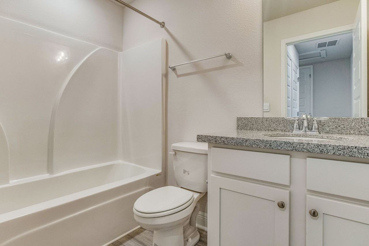 9863 Fowler Ave - Photo 2 of 27