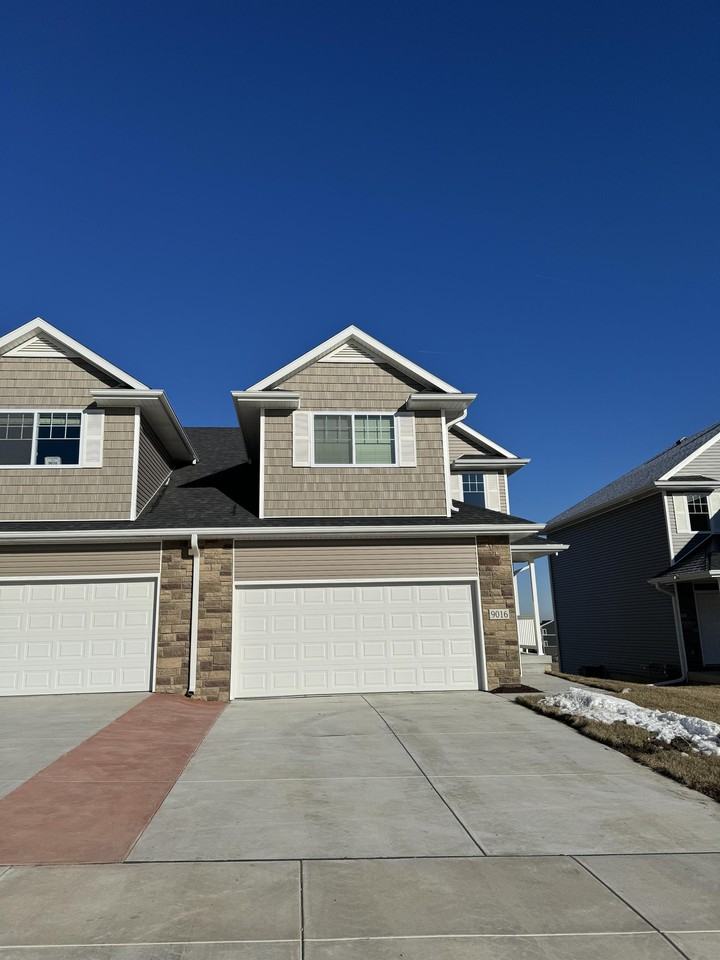9016 Peregrine Rd 1, Lincoln, NE 68505 3 Bedroom House for 2,100