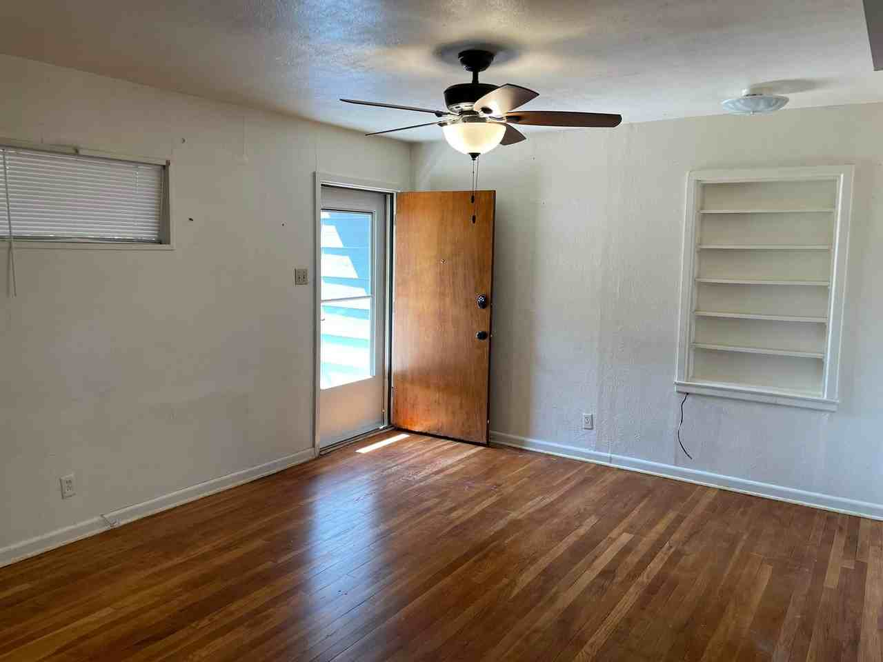2012 Chestnut St - Photo 3 of 9