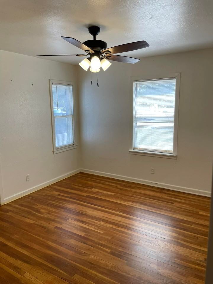 2012 Chestnut St - Photo 2 of 9