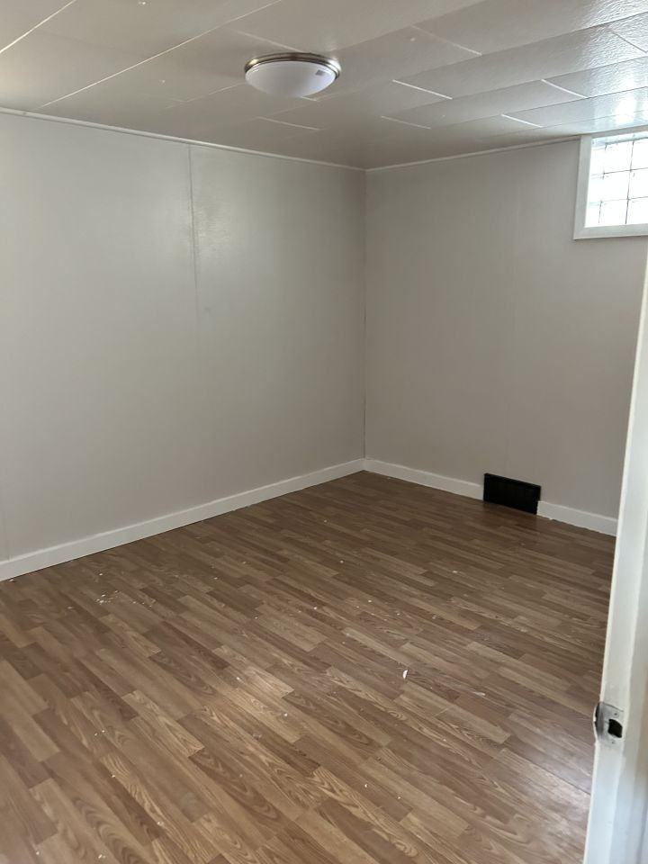 636 1/2 Avenue B - Photo 6 of 6
