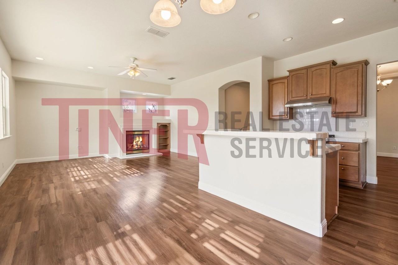 2210 Stockman Cir - Photo 2 of 24