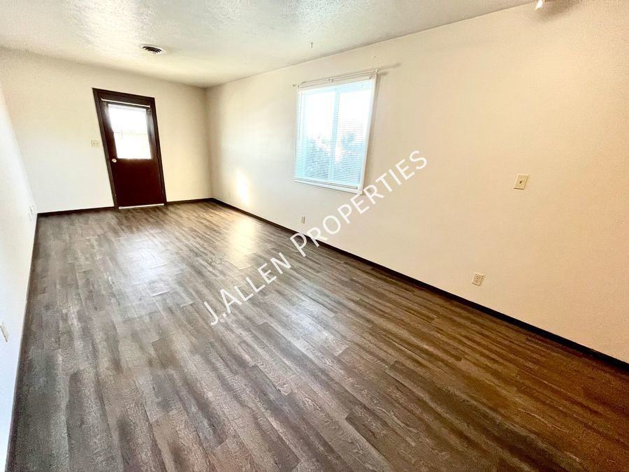 607 W Michigan Ave #1 - Photo 4 of 6