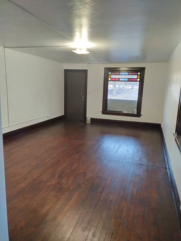 1525 Clough Ave - Photo 4 of 14