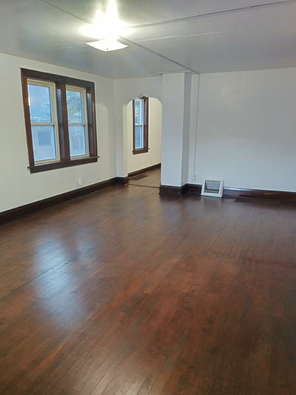 1525 Clough Ave - Photo 5 of 14