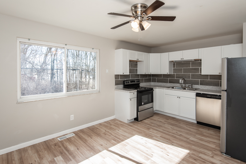 11238 Terry Ave - Photo 2 of 16