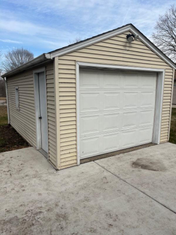 107 E Jefferson St - Photo 2 of 13