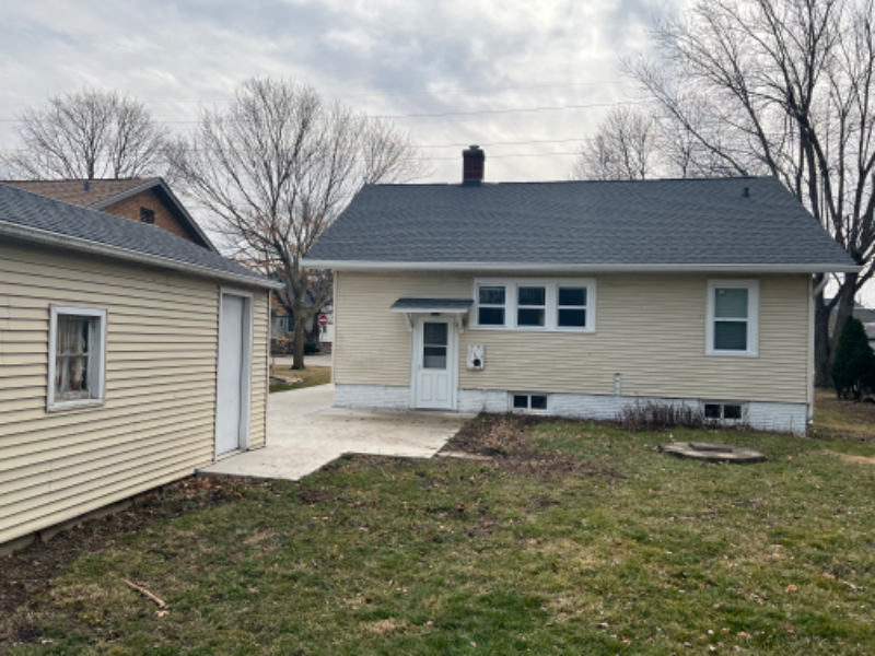 107 E Jefferson St - Photo 3 of 13