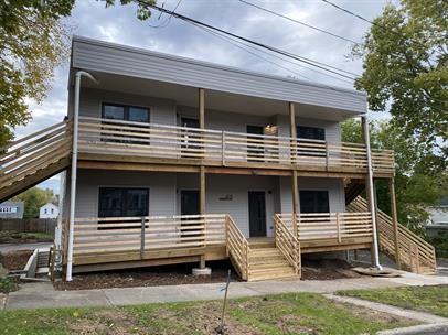 619 Emerald Ave Ne #2