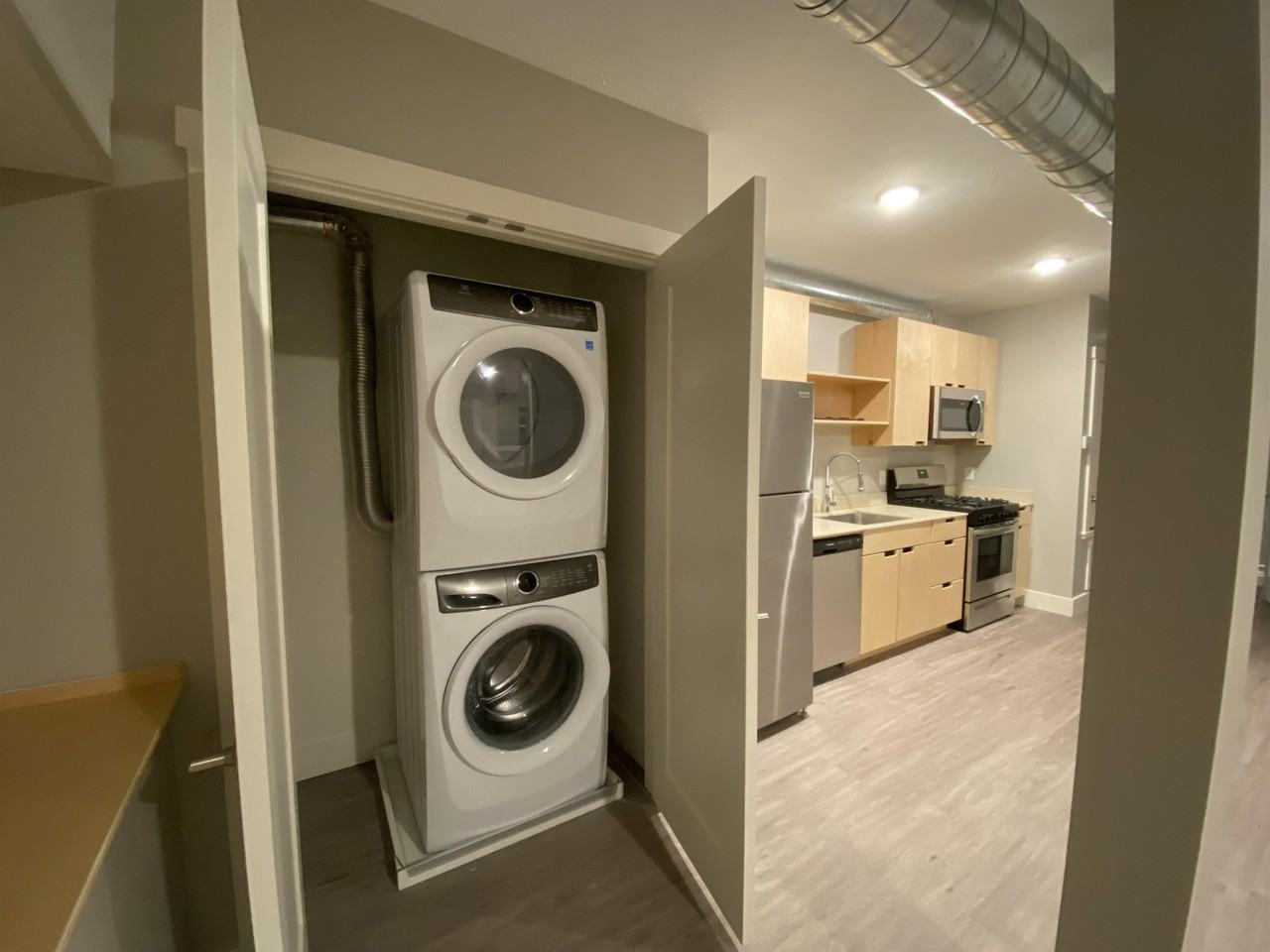619 Emerald Ave Ne #2 - Photo 4 of 10