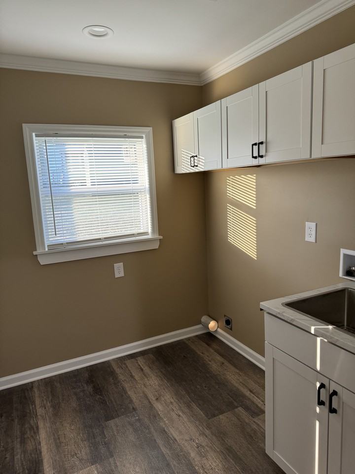 205 W 15th St #NA - Photo 3 of 10