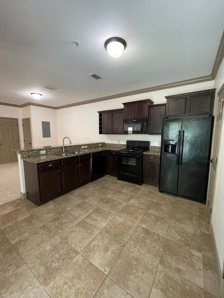 Woodbury Row - Photo 6 of 41