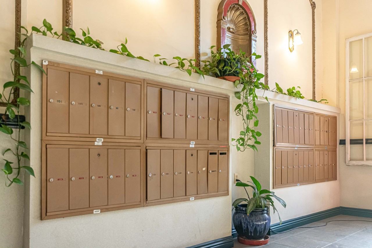 1209 S. Lake Street - Photo 5 of 20