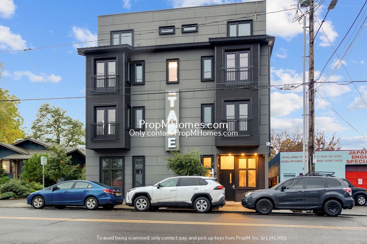 1825 Se 50th Ave #301 - Photo 3 of 22