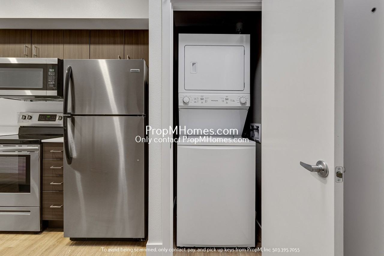 1825 Se 50th Ave #301 - Photo 6 of 18