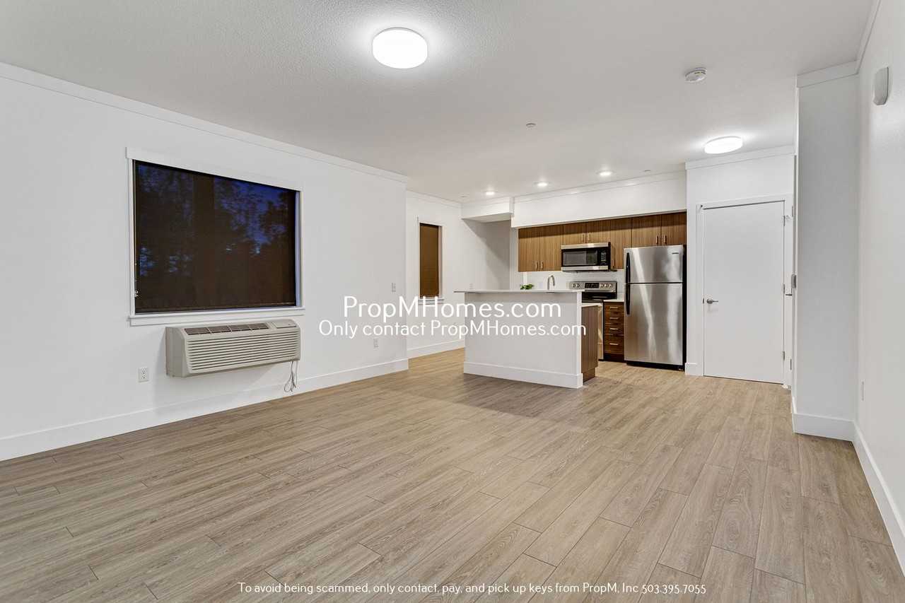 1825 Se 50th Ave #301 - Photo 7 of 18