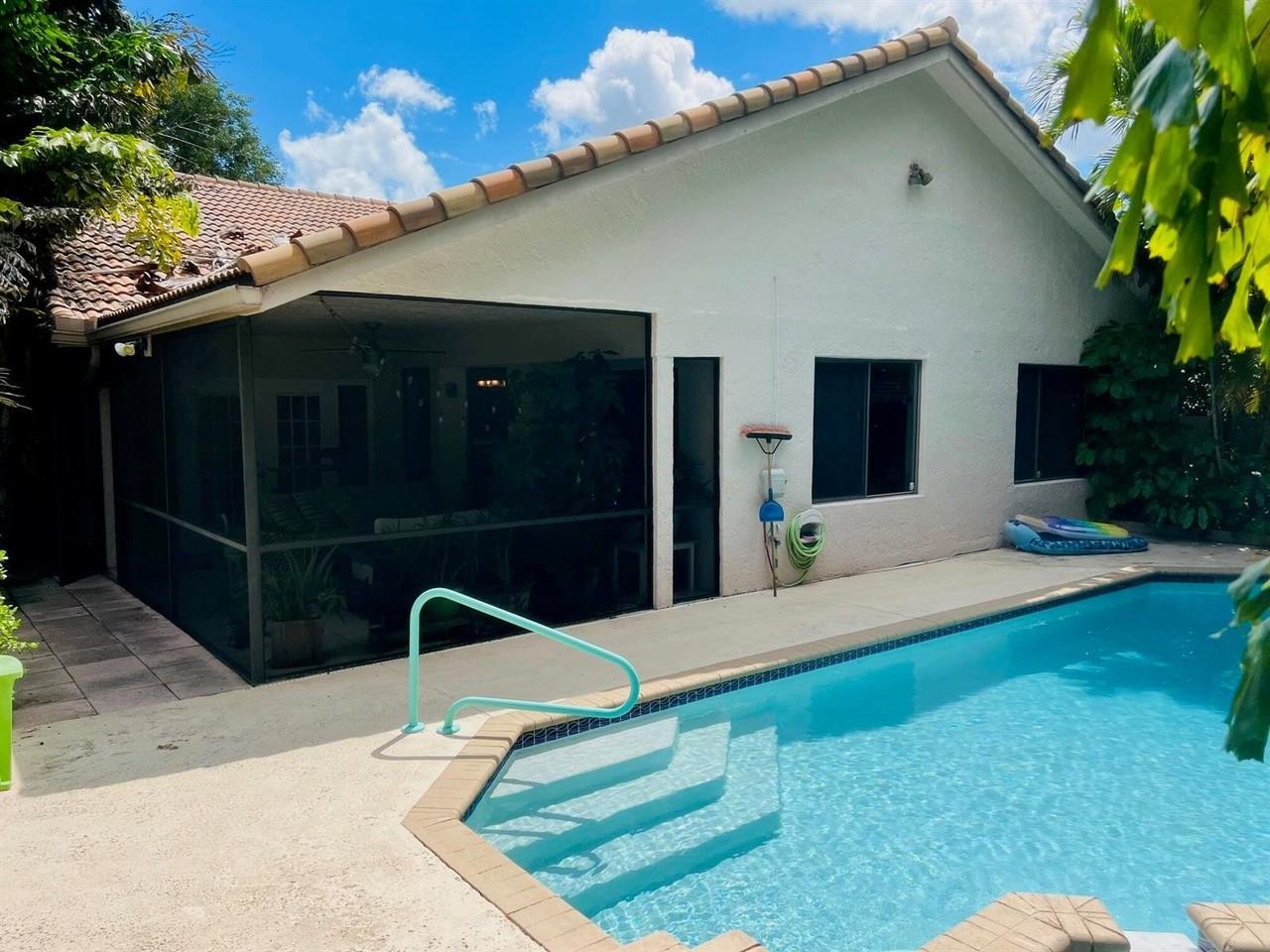 10597 Mendocino Ln - Photo 2 of 8