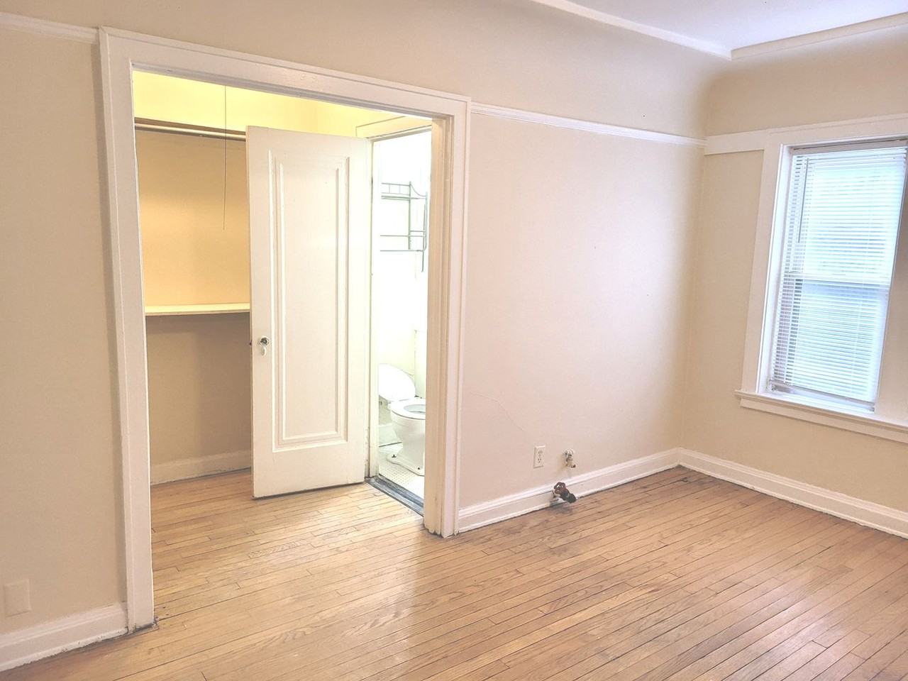 1527 Marshall - Photo 4 of 50