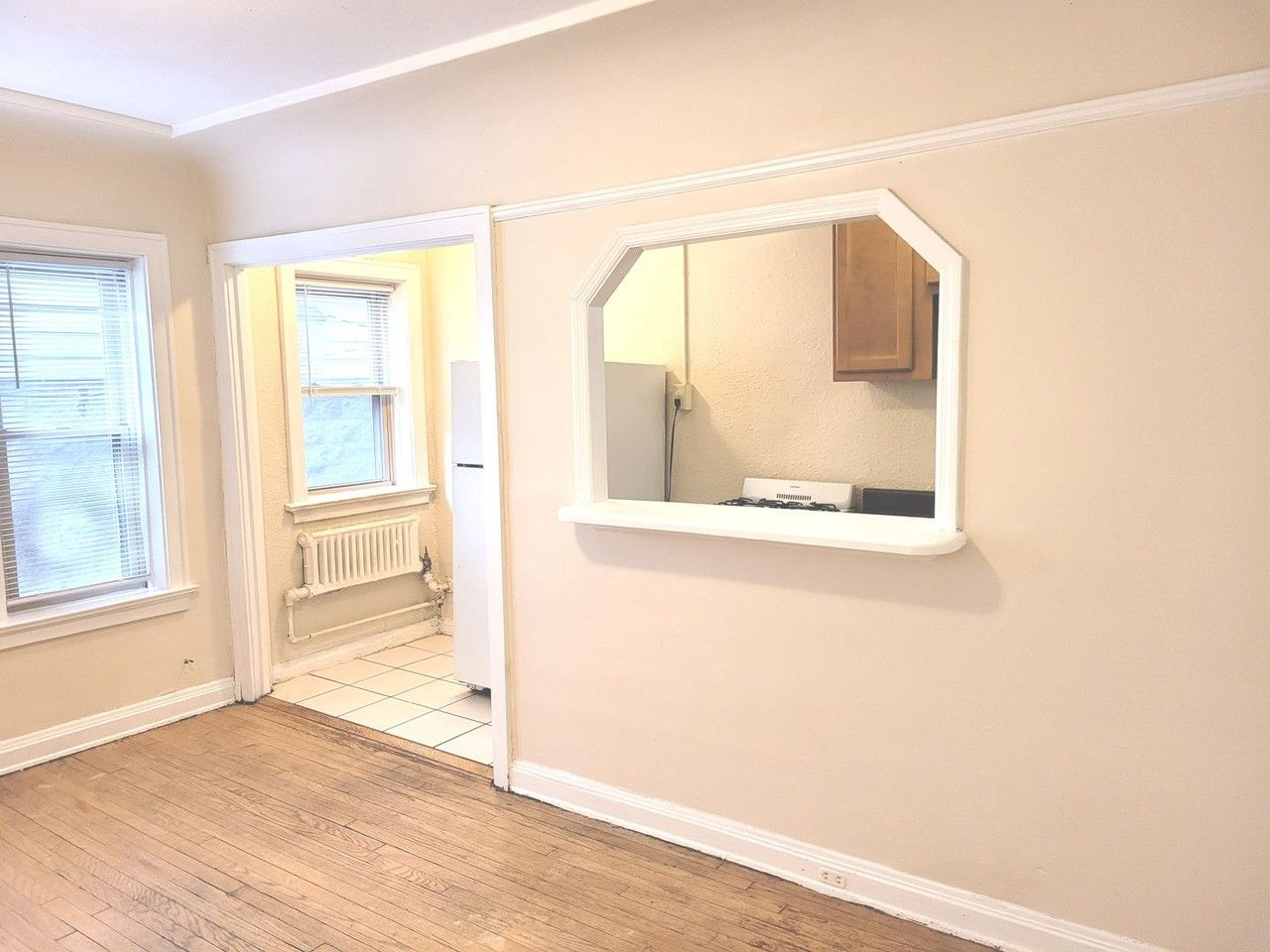 1527 Marshall - Photo 5 of 50