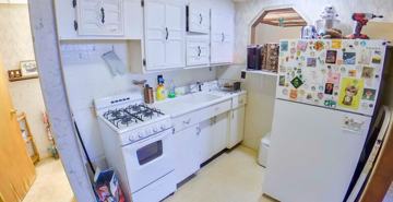 featured image of 830 Bluemont Ave