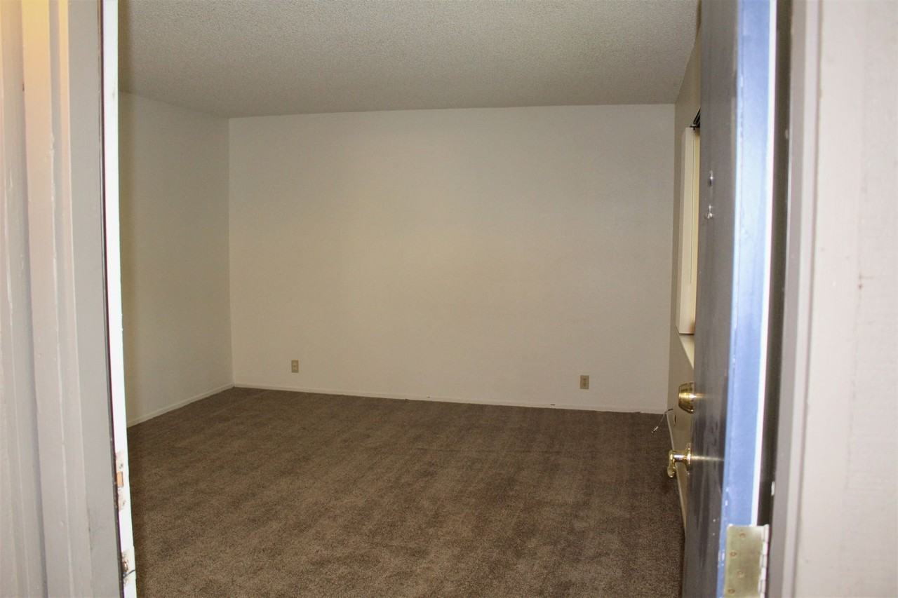 Cascade Davis LLC - Photo 3 of 38