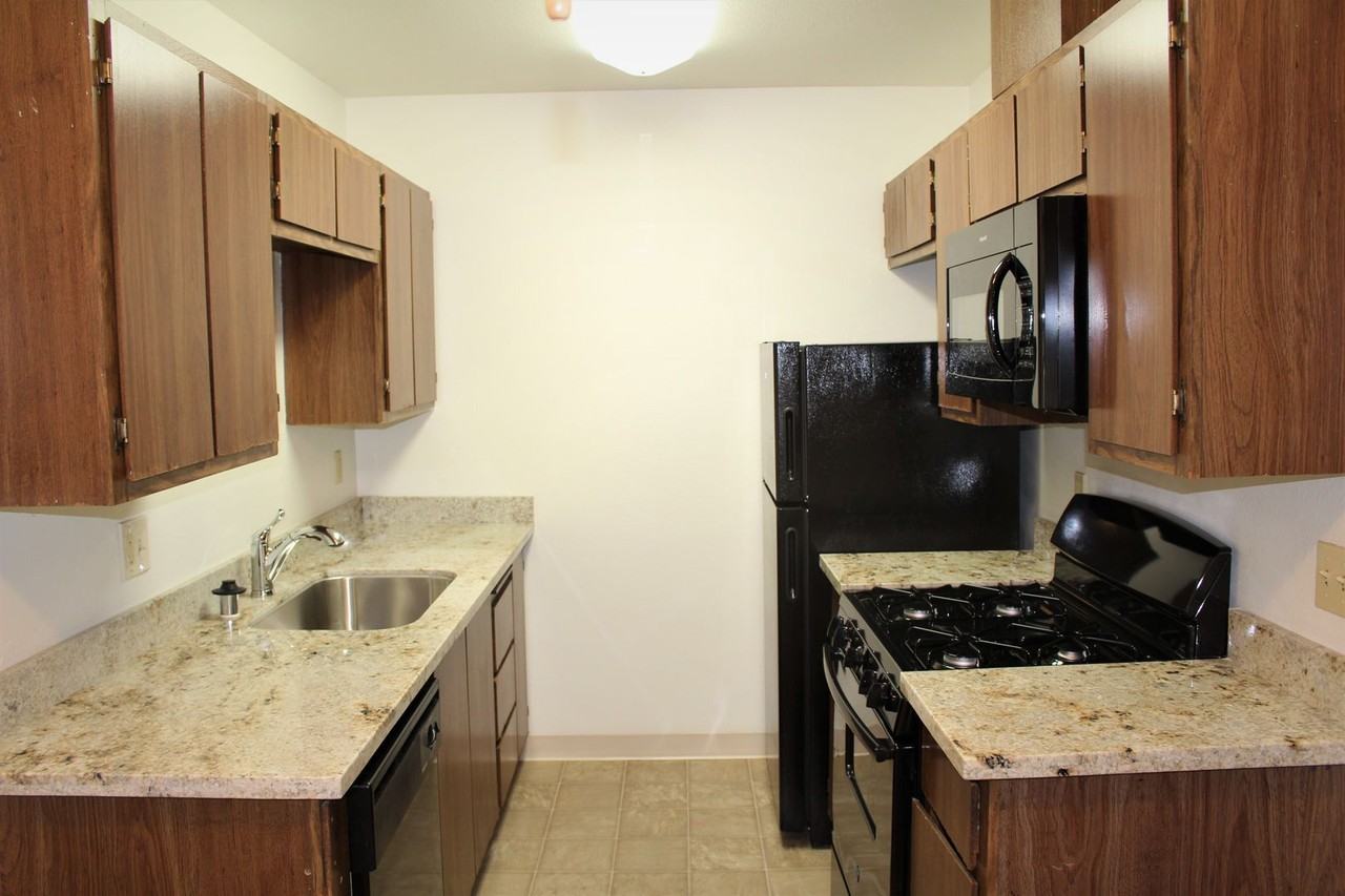 Cascade Davis LLC - Photo 7 of 38