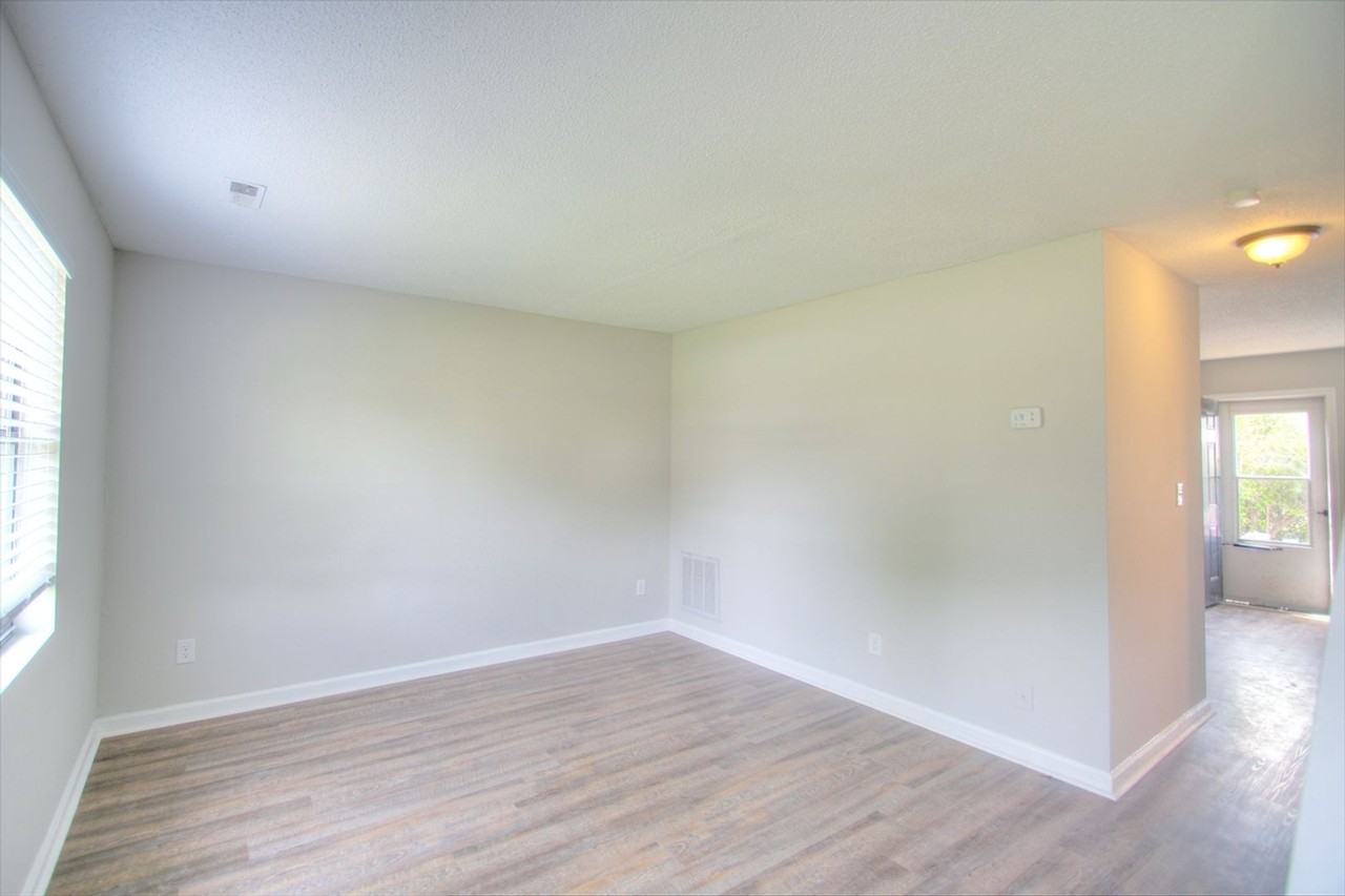 1342 Horton - Horton Woods - Photo 3 of 12