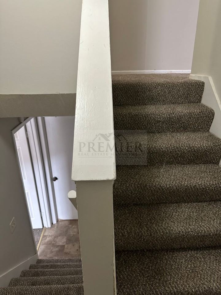 Creative - Castle Drive-Duplex - Photo 3 of 17