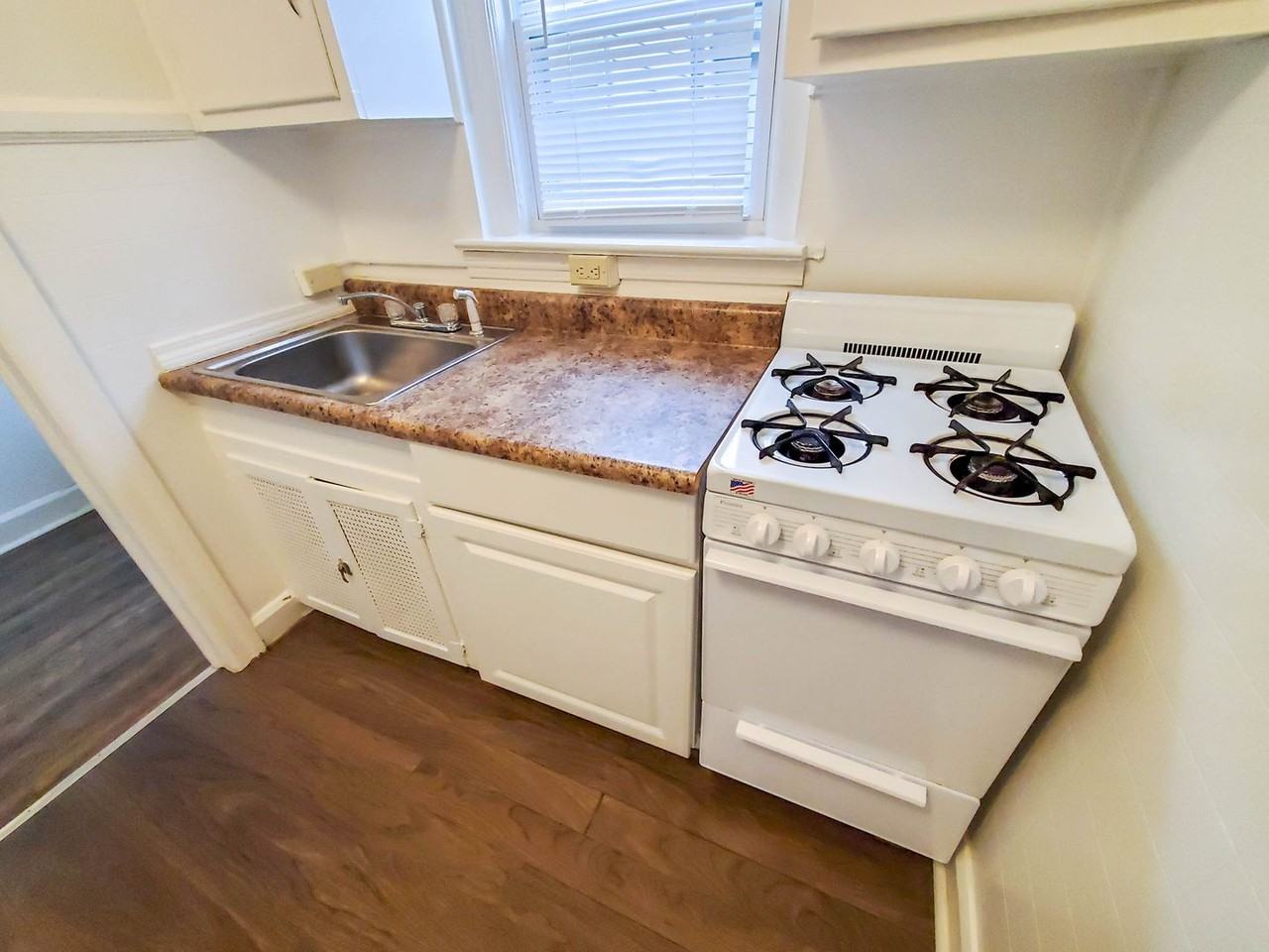 238w8th - Photo 3 of 25