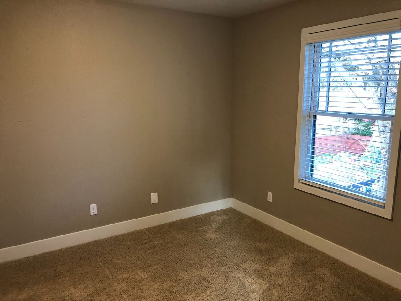 Thomas Cross - Photo 2 of 5