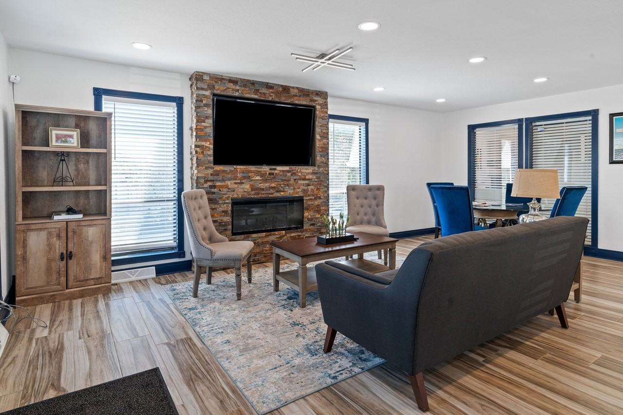 Coventry Park KC Apartments LLC - Photo 4 of 21