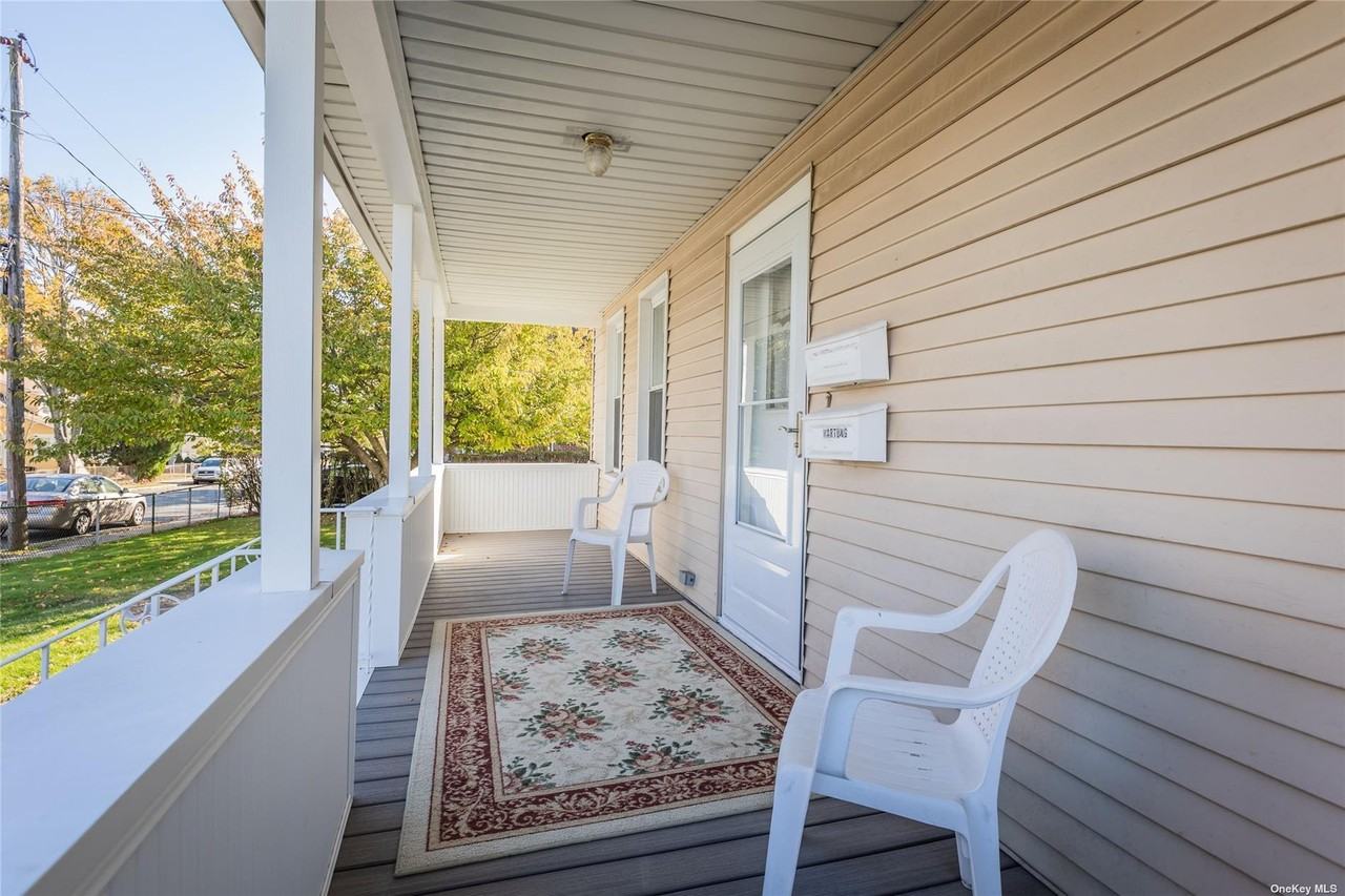 58 Henry St - Photo 3 of 15