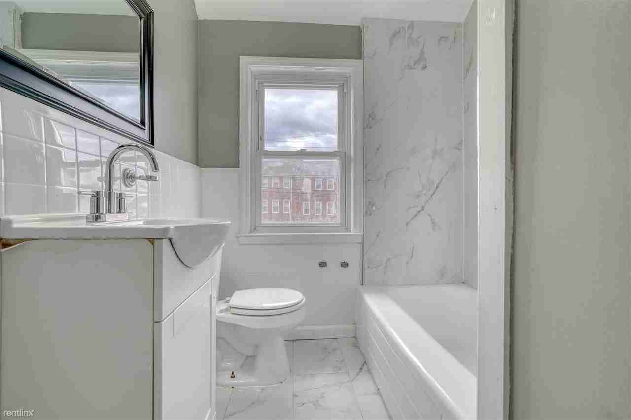 1014 Cameron Rd - Photo 2 of 44