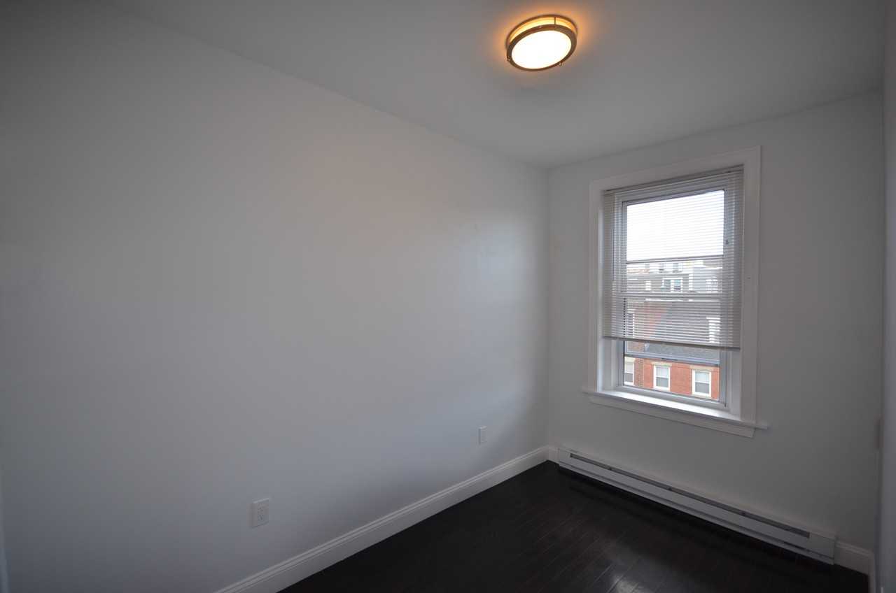 23 Chelsea St #4 - Photo 3 of 9