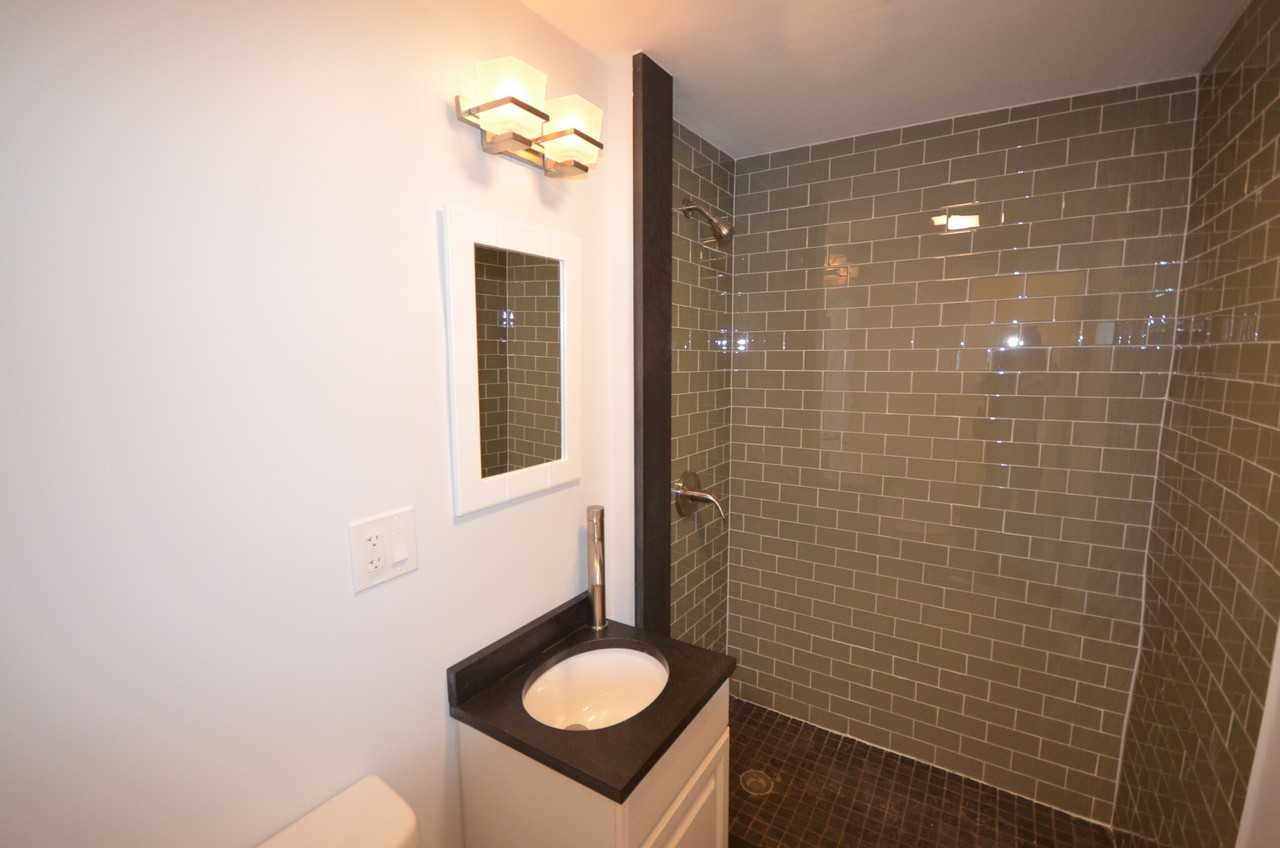 23 Chelsea St #4 - Photo 7 of 9