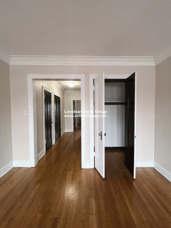 2419 W Sunnyside Ave #2 - Photo 4 of 15