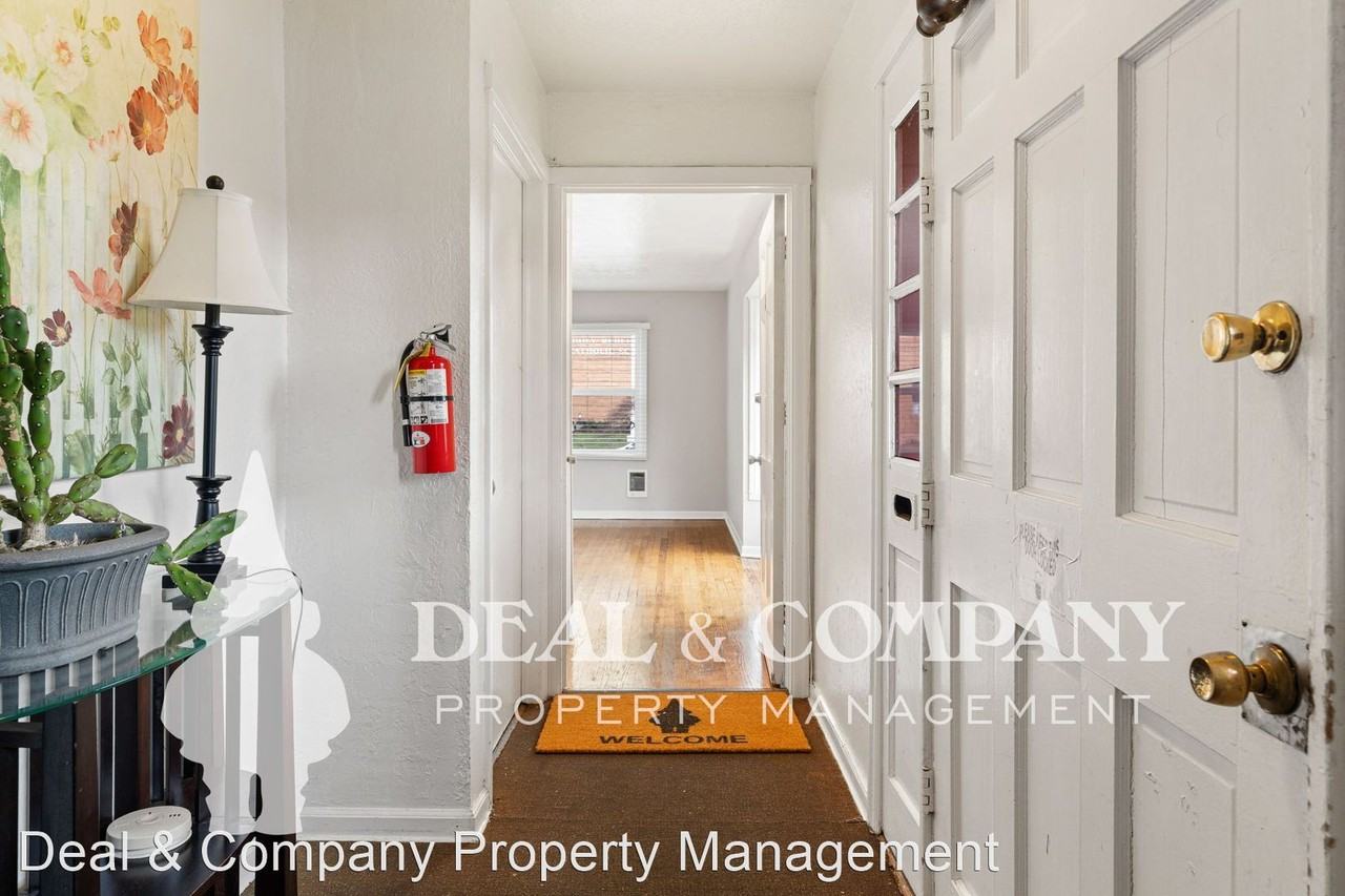 303 N Rosa Parks Way - Photo 3 of 13