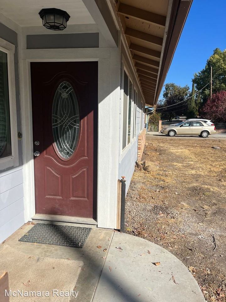 8400 Azucena Ave. - Photo 2 of 19