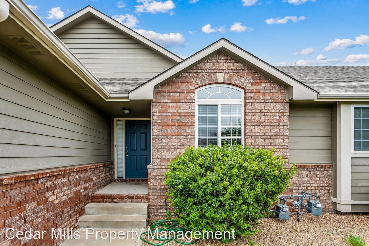 Ironhorse Duplexes - Photo 2 of 24