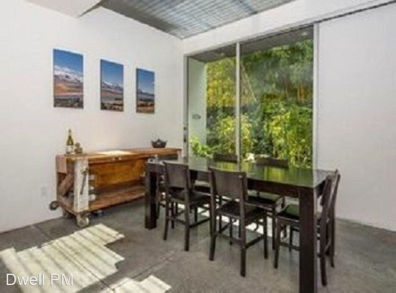 5226 N Williams Ave - Photo 2 of 23