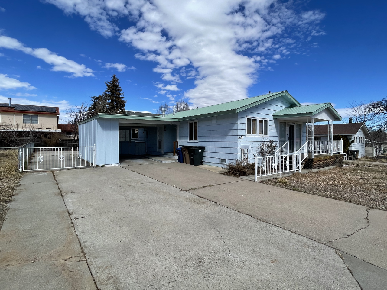 1469 Oakwood Loop - Photo 2 of 17