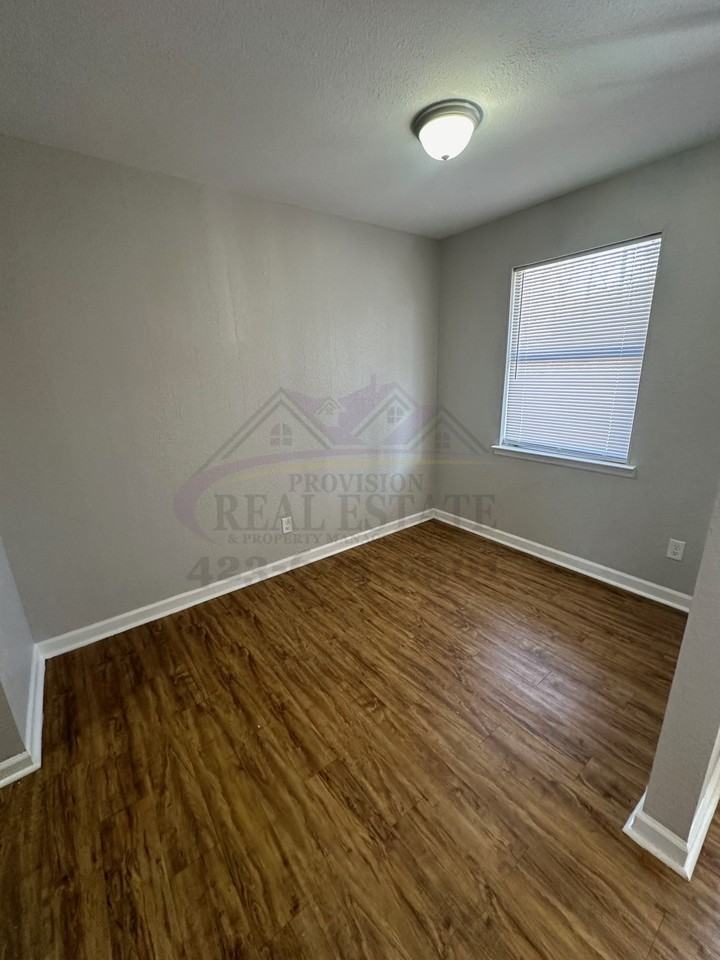 733 20th St Se - Photo 3 of 7