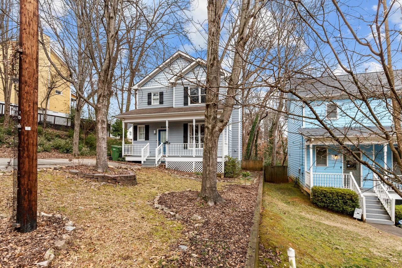 933 Tilden St Nw - Photo 2 of 34