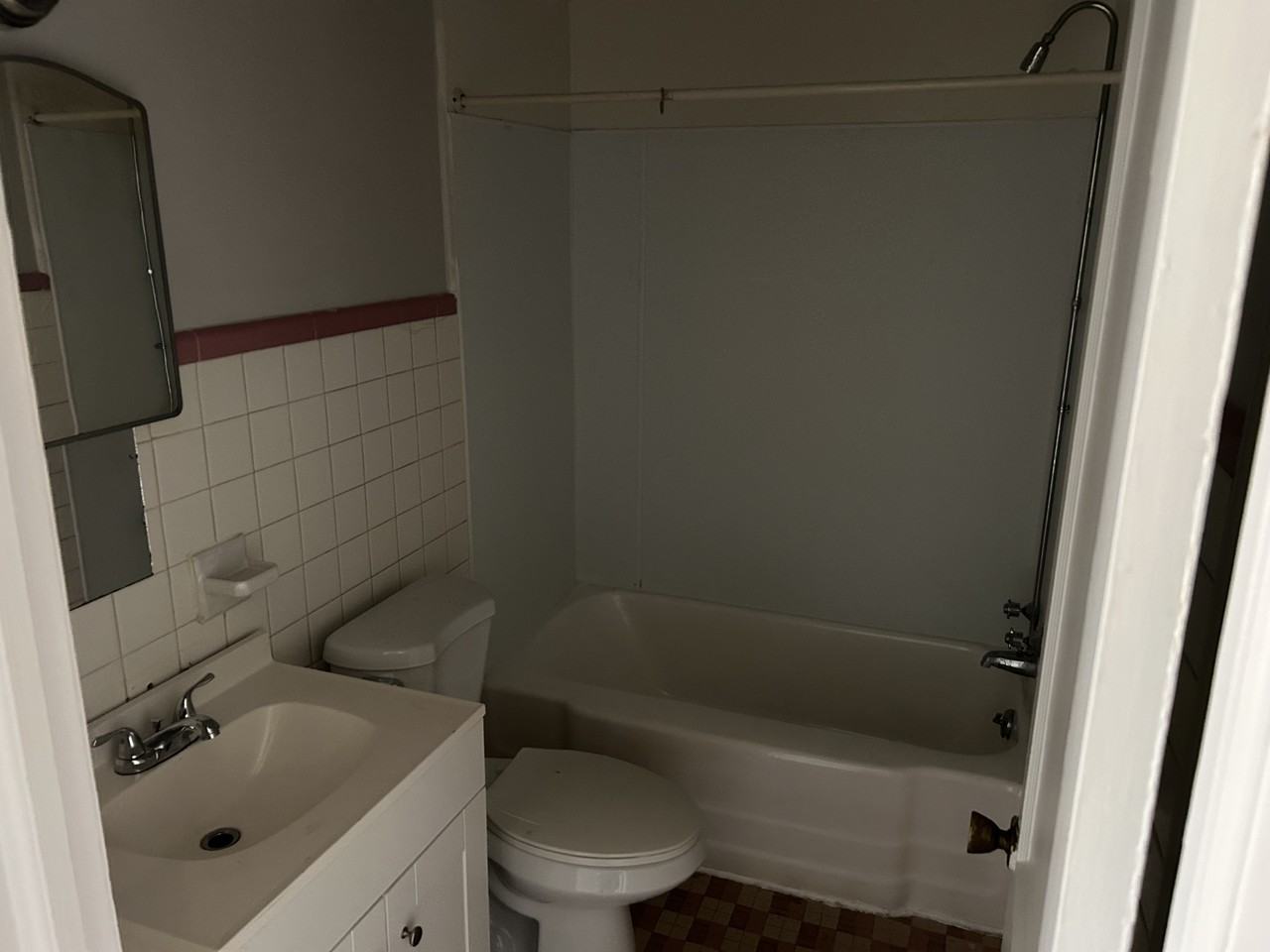 3619 Woodlawn Ave - Photo 3 of 5