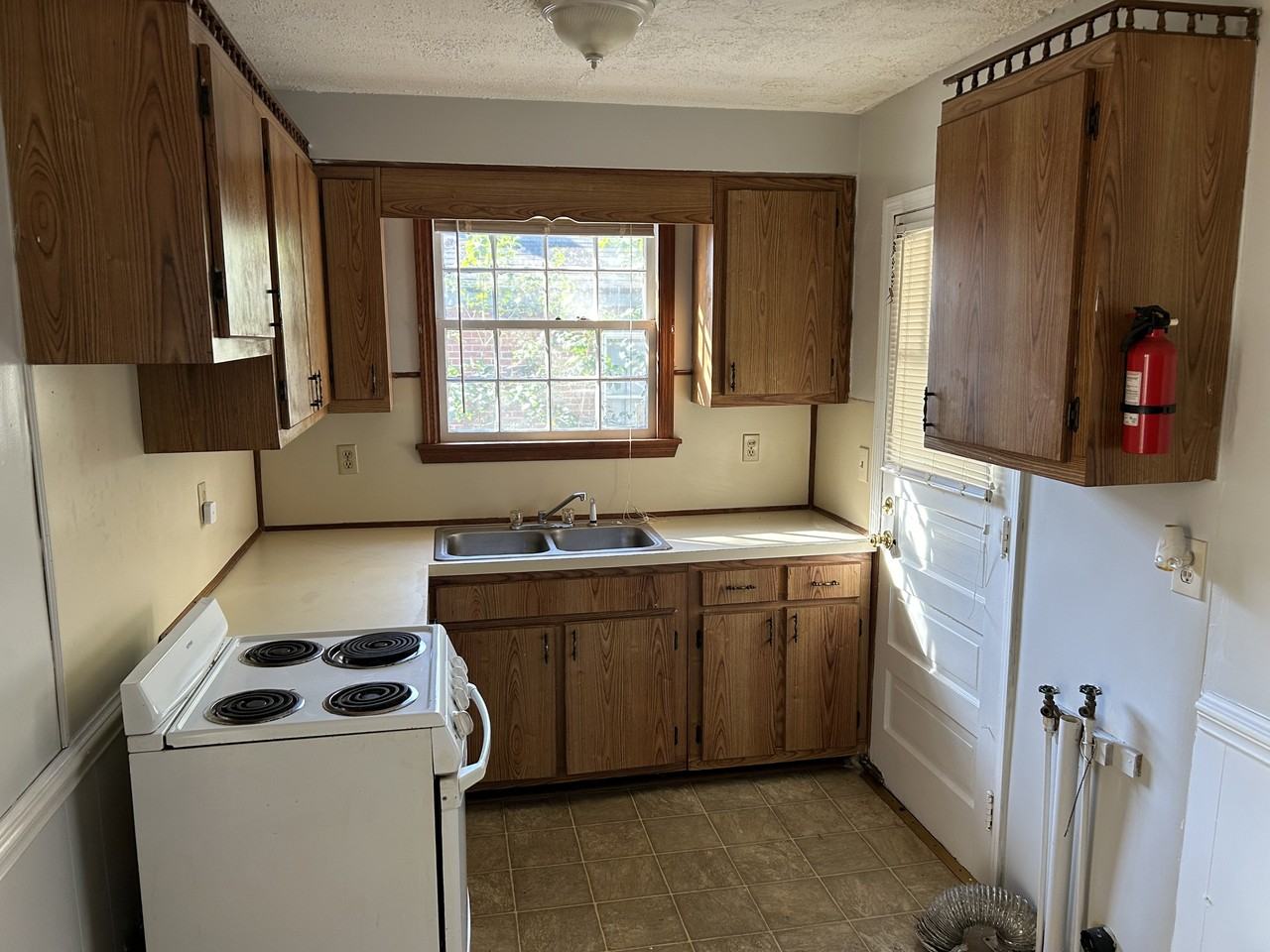 3619 Woodlawn Ave - Photo 4 of 5