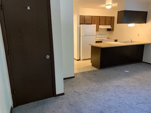 1409 S 2Nd St W - Photo 2 of 7